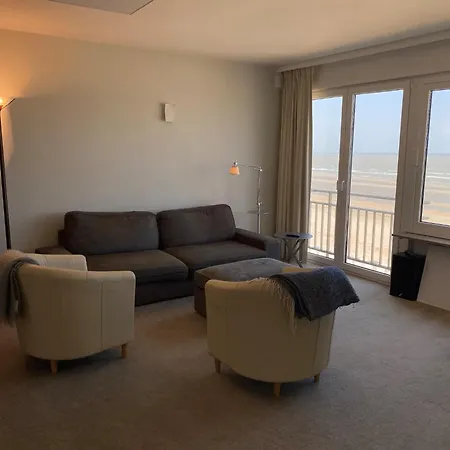 In Nieuwpoort-bad With Sea View *