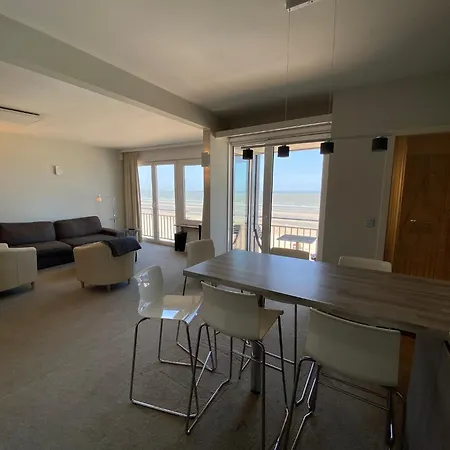 In Nieuwpoort-bad With Sea View