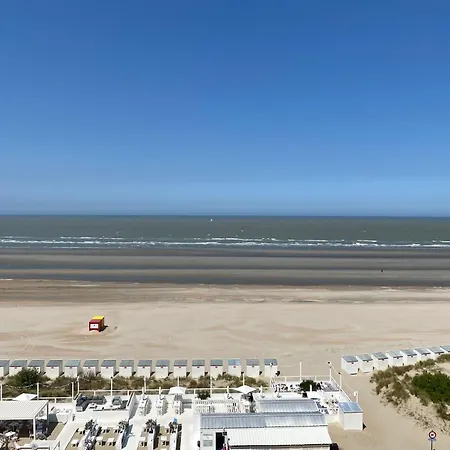 In Nieuwpoort-bad With Sea View *